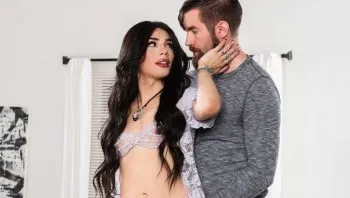 His First Trans Encounter #02 – Ariel Demure & Chris Epic